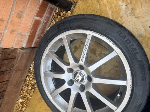 Alloy wheel with - alloy,